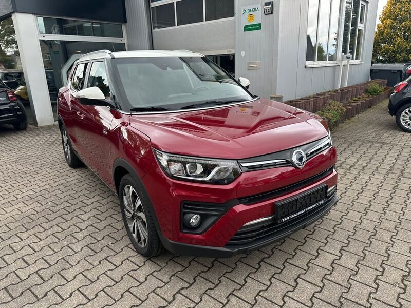 Rot Gebraucht 2021 Ssangyong (KGM) Tivoli SUV | 15.990 € - Bild 1/4