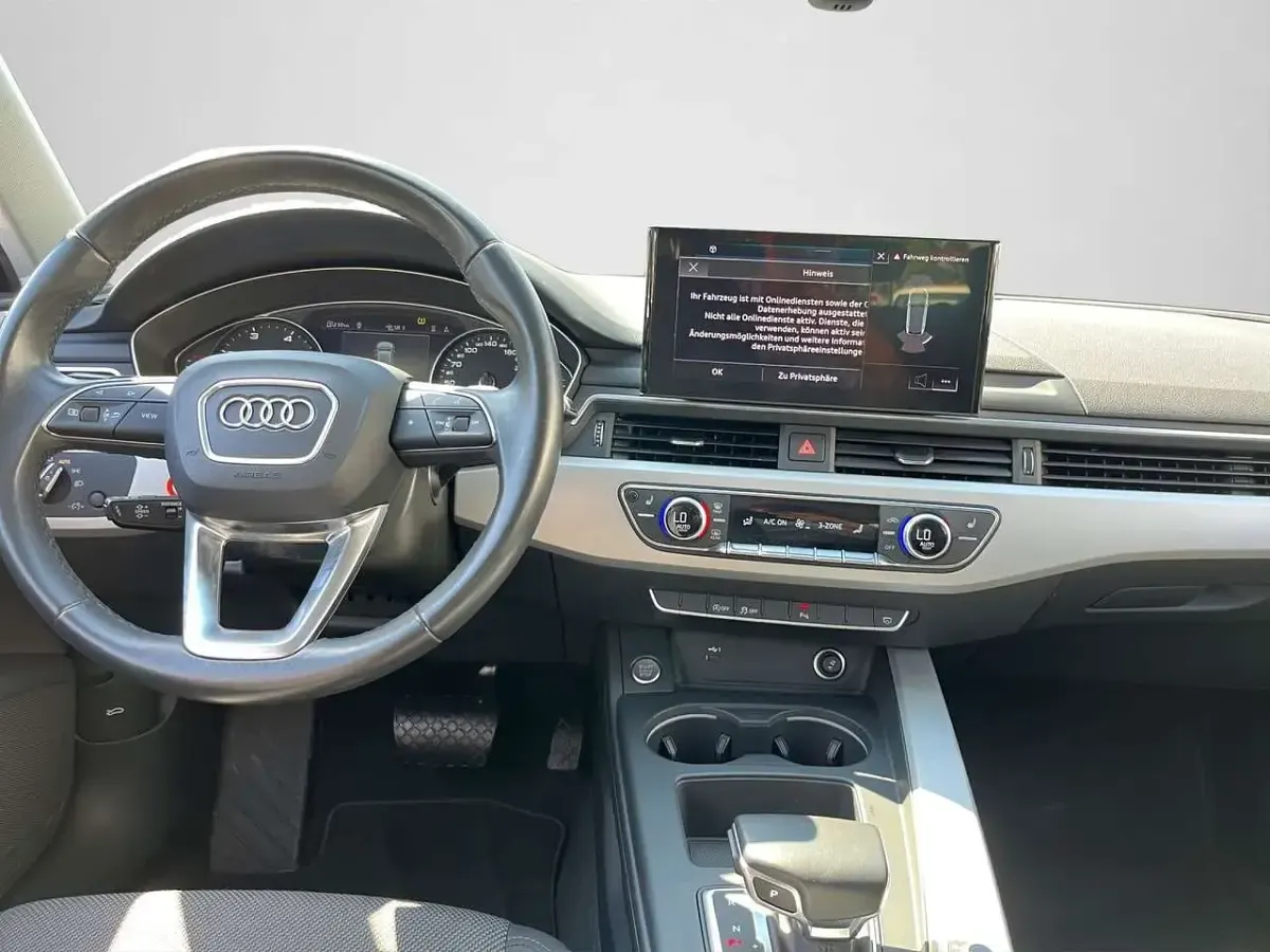 Gebraucht Audi A4 Ambiente 163 PS (119 kW) 2021 Florettsilber metallic (metallic) Kombi