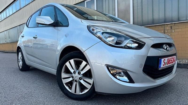 Gebraucht Hyundai ix20 116 PS (85 kW) 2016 Silber Kleinwagen
