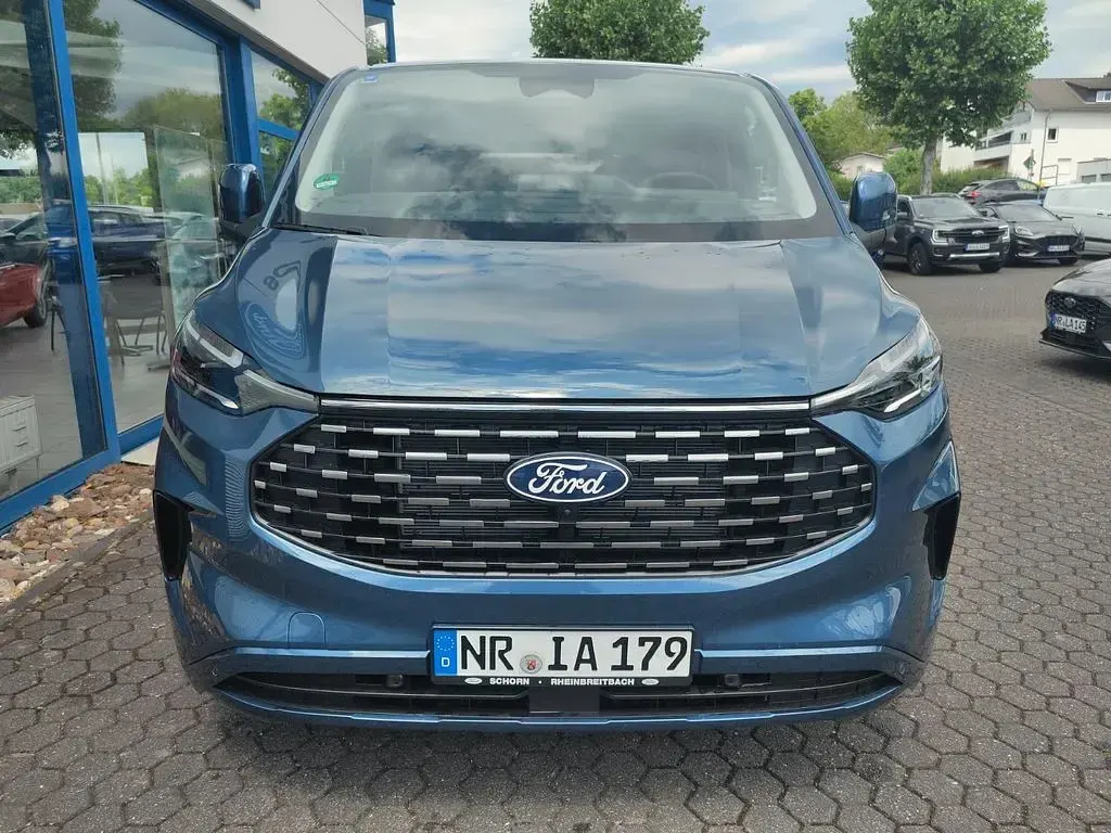 Neu Ford Tourneo Custom Titanium 170 PS (125 kW) 2026 Blau Van