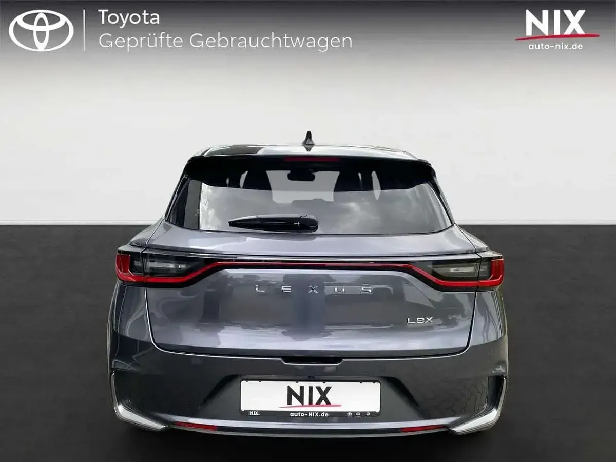 Gebraucht Lexus LBX 136 PS (100 kW) 2024 Schwarz SUV