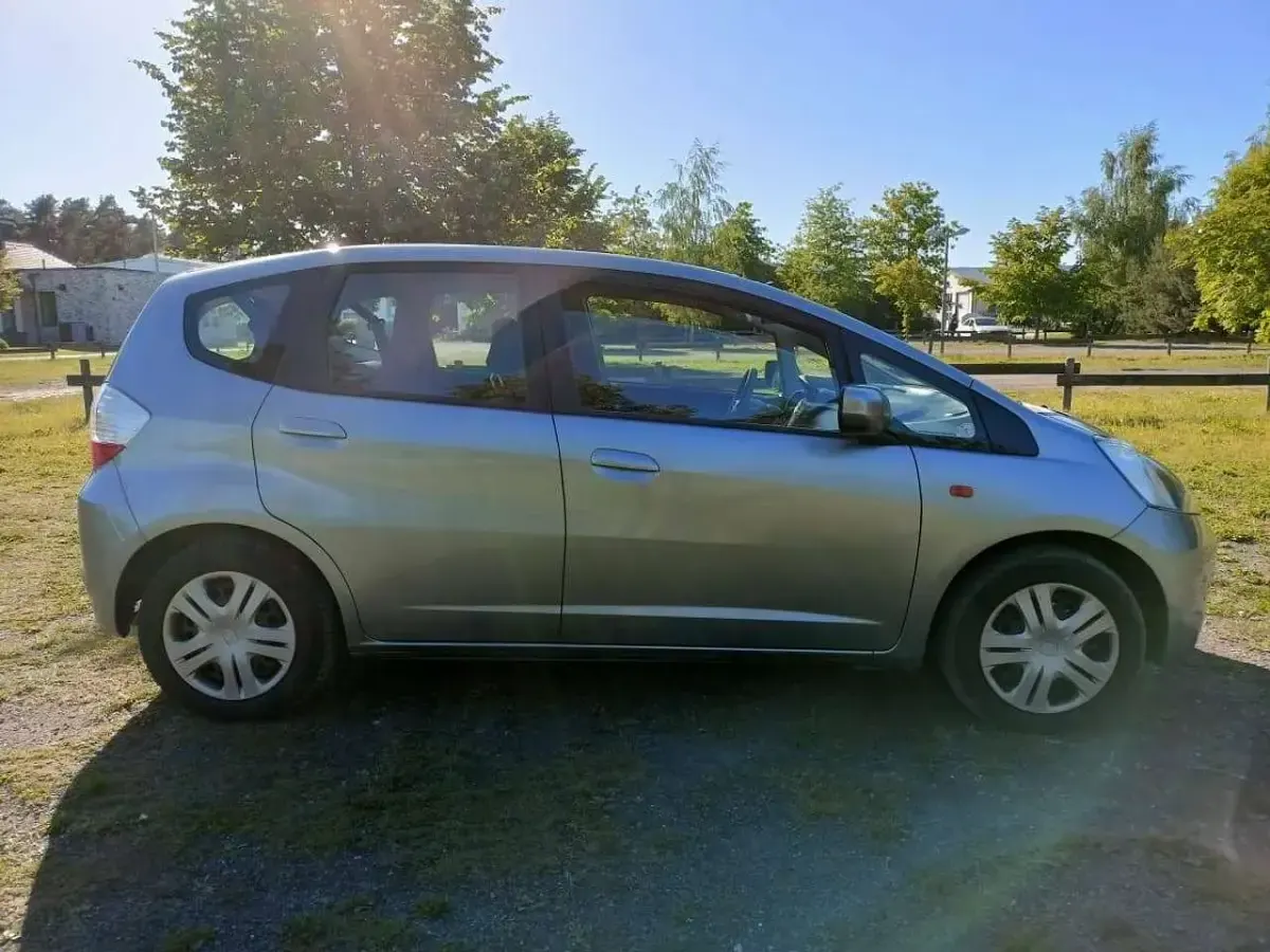 Gebraucht Honda Jazz S 90 PS (66 kW) 2011 Silber Kleinwagen