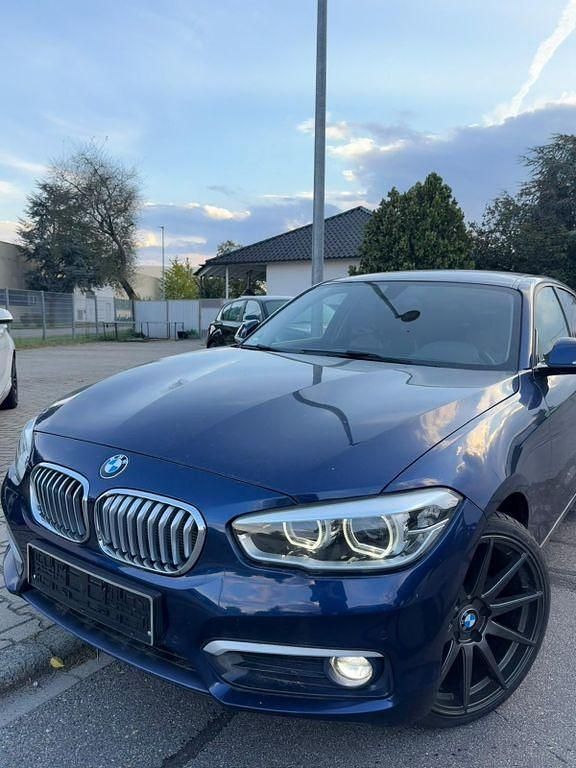 Blau Gebraucht 2016 BMW 118 Urban Line Kleinwagen | 15.890 € (Fairer Preis) - Bild 1/4