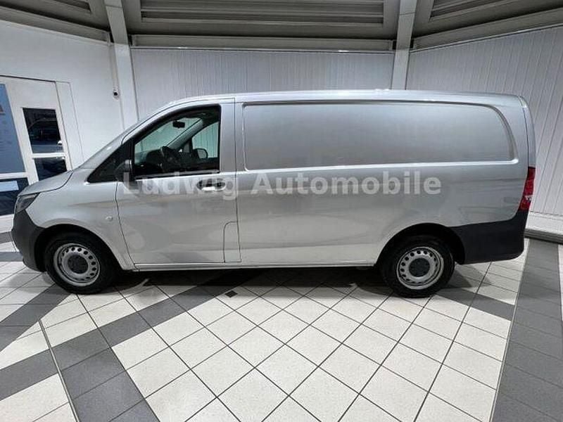Gebraucht Mercedes Vito 163 PS (119 kW) 2021 Silber Van