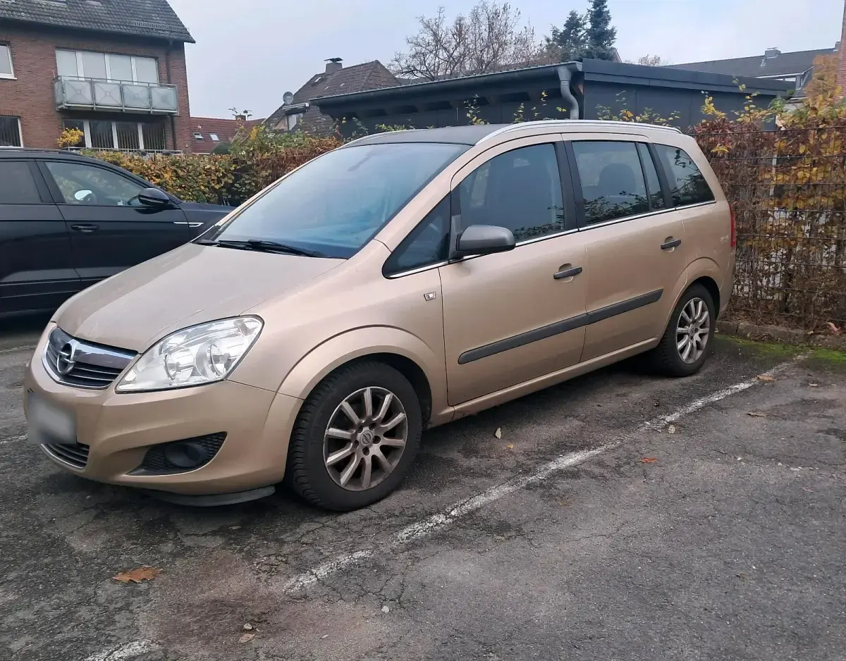 Gebraucht Opel Zafira 116 PS (85 kW) 2009 Gold Van / Kleinbus