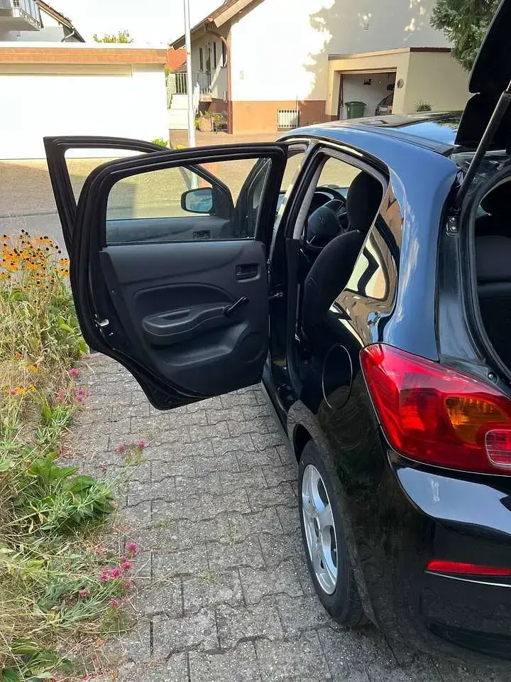 Gebraucht Mitsubishi Space Star Edition 71 PS (52 kW) 2018 Schwarz Kleinwagen