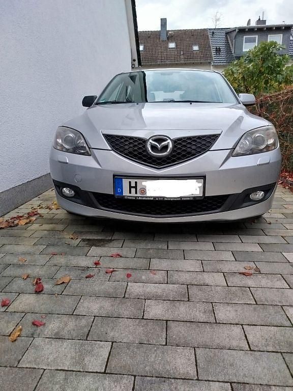 Silber Gebraucht 2007 Mazda 3 Active Limousine | 4.150 € (Etwas zu teuer) - Bild 1/4
