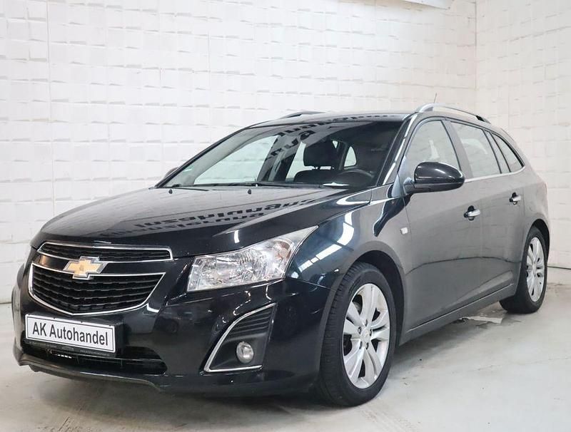Schwarz Gebraucht 2012 Chevrolet Cruze LTZ Kombi | 3.890 € (Teuer) - Bild 1/4