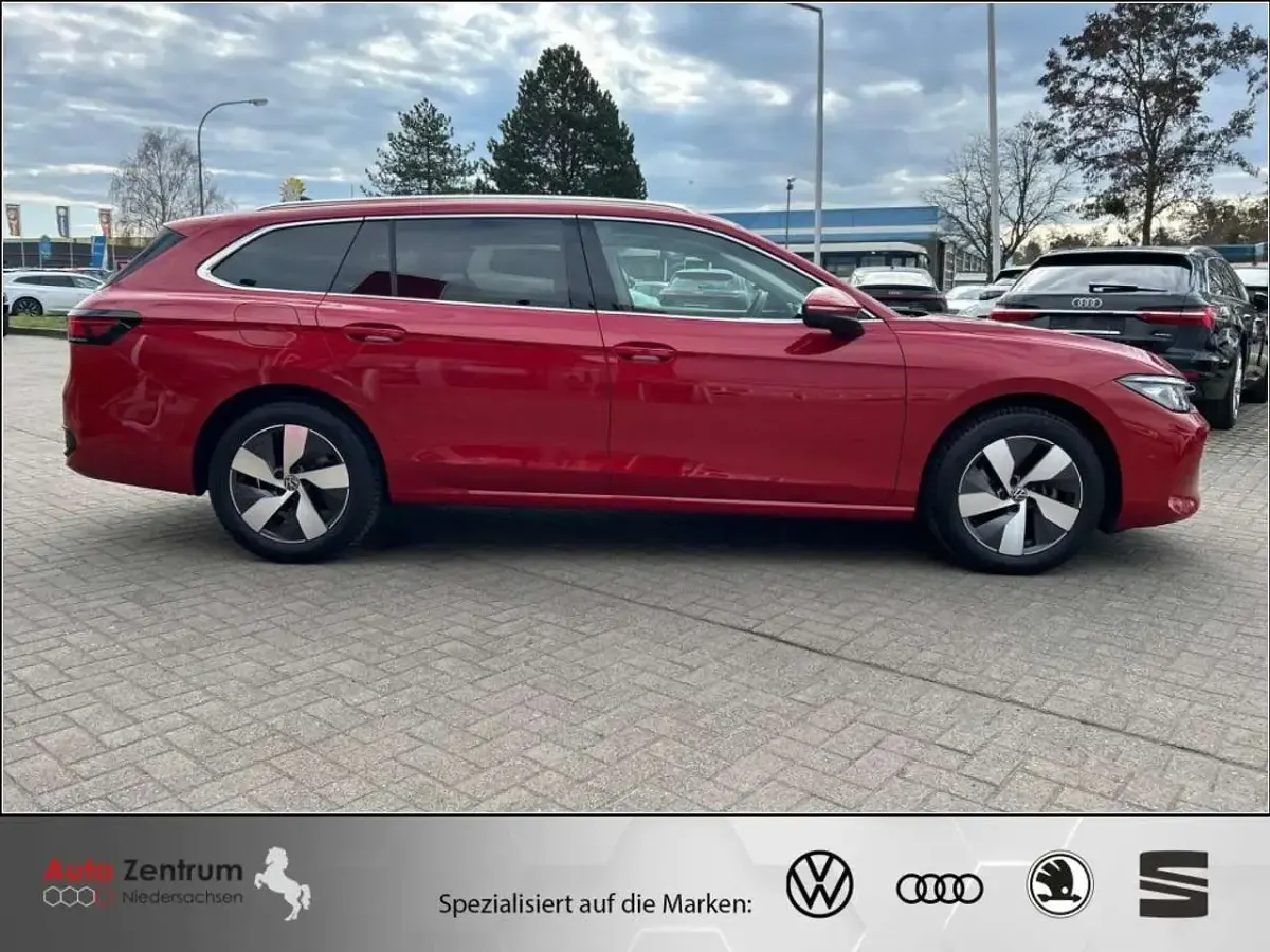 Gebraucht VW Passat Business 150 PS (110 kW) 2024 Chili red metallic Kombi