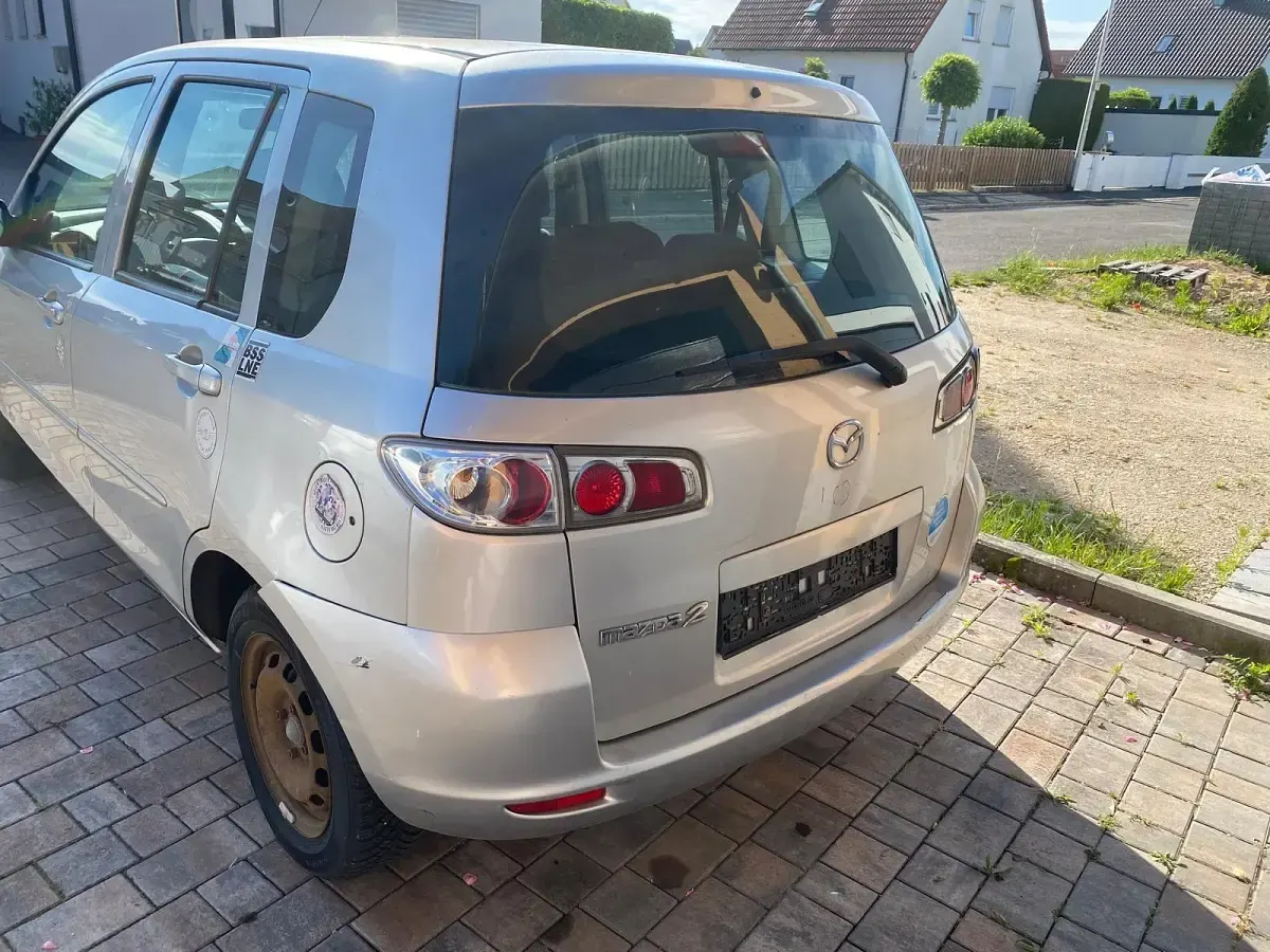 Gebraucht Mazda 2 80 PS (58 kW) 2006 Silber Kleinwagen