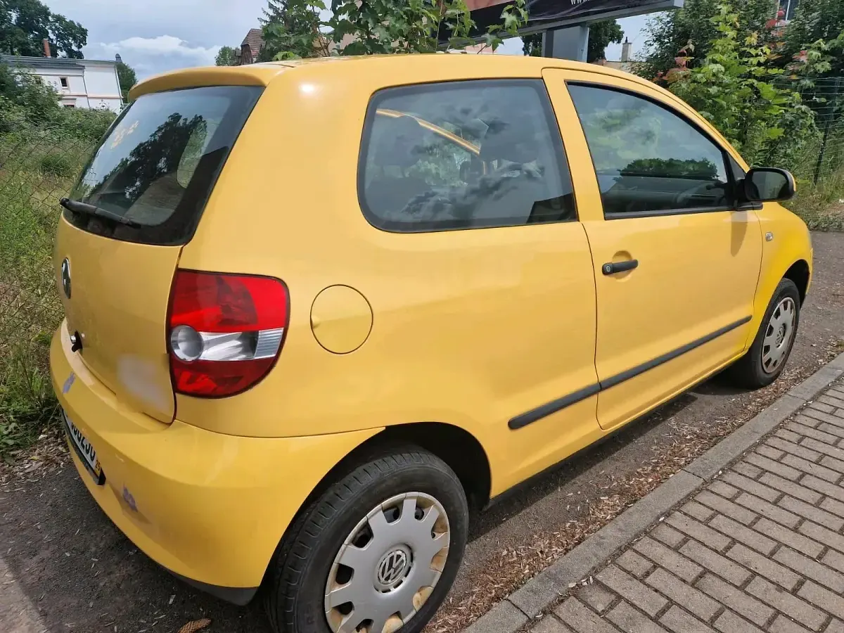 Gebraucht VW Fox 54 PS (39 kW) 2006 Gelb Kleinwagen
