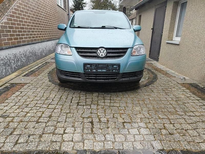 Gebraucht VW Fox 60 PS (44 kW) 2009 Blau Kleinwagen