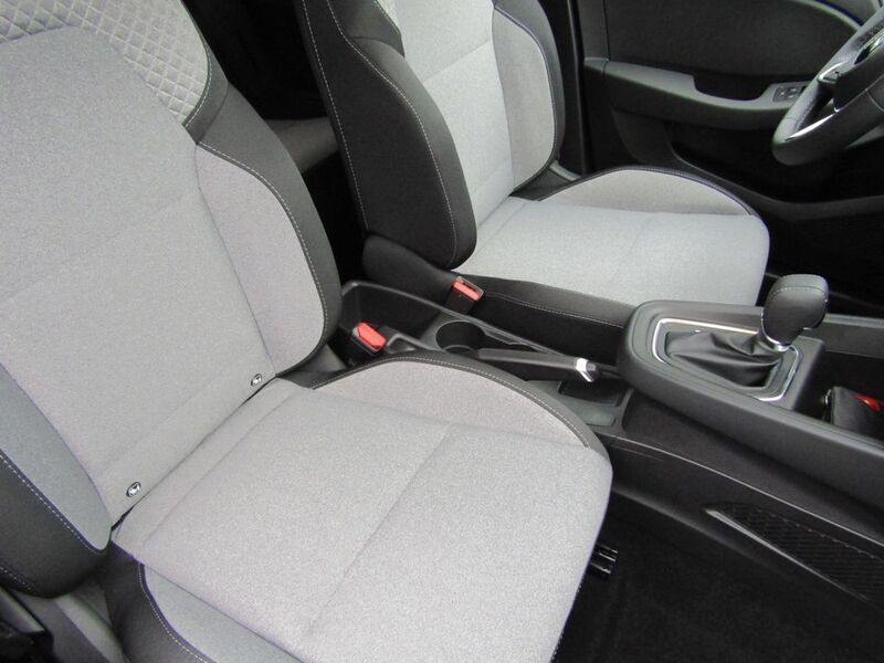 Gebraucht Mitsubishi Colt Plus 143 PS (105 kW) 2024 Rot Limousine