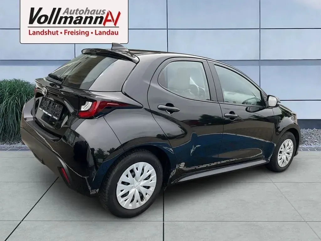 Gebraucht Toyota Yaris Comfort 72 PS (52 kW) 2023 Schwarz Kleinwagen