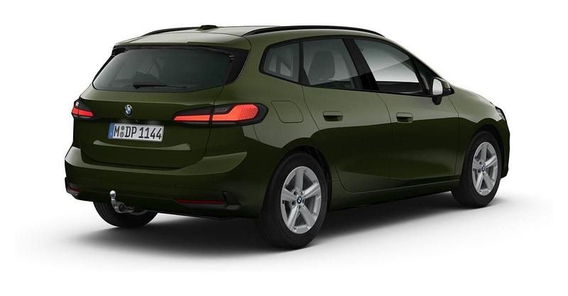 Gebraucht BMW 220 Active Tourer Luxury Line 170 PS (125 kW) 2025 Grün Van / Kleinbus