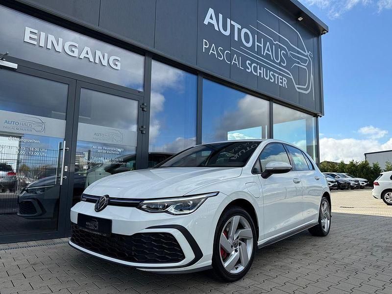 Pure white Gebraucht 2022 VW Golf VIII GTE Limousine | 21.950 € (Guter Preis) - Bild 1/4