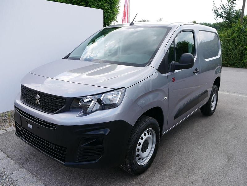 Neu Peugeot Partner 131 PS (96 kW) 2025 Silber Van / Kleinbus