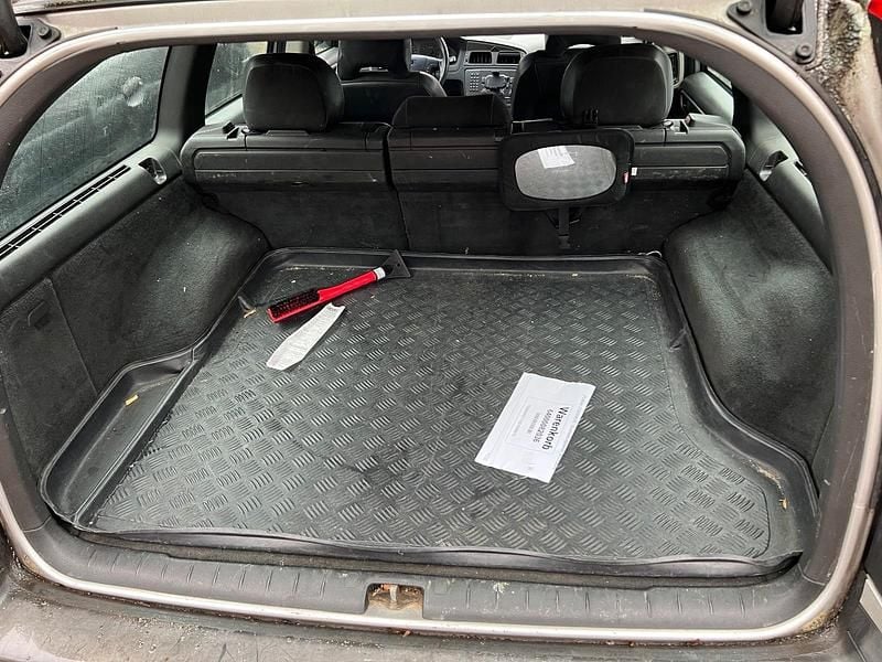 Gebraucht Volvo V70 140 PS (102 kW) 2002 Silber Kombi