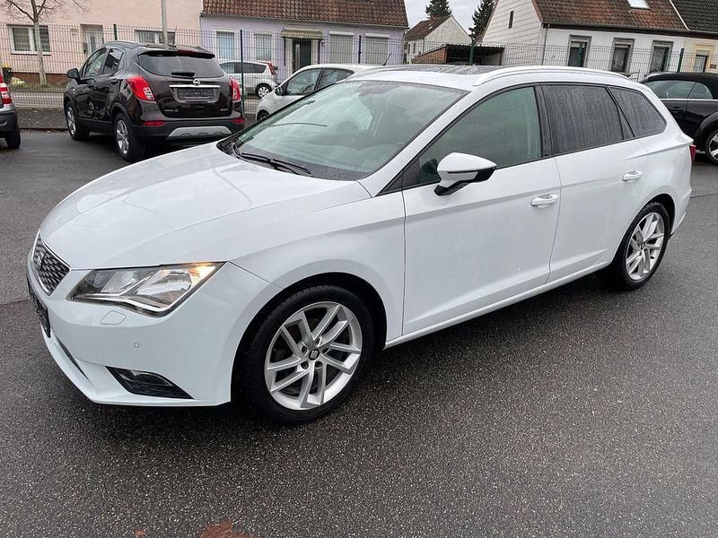 Weiß Gebraucht 2016 Seat Leon ST Style Kombi | 11.400 € (Fairer Preis) - Bild 1/4