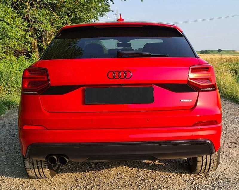 Gebraucht Audi Q2 Comfort 190 PS (139 kW) 2018 Rot SUV
