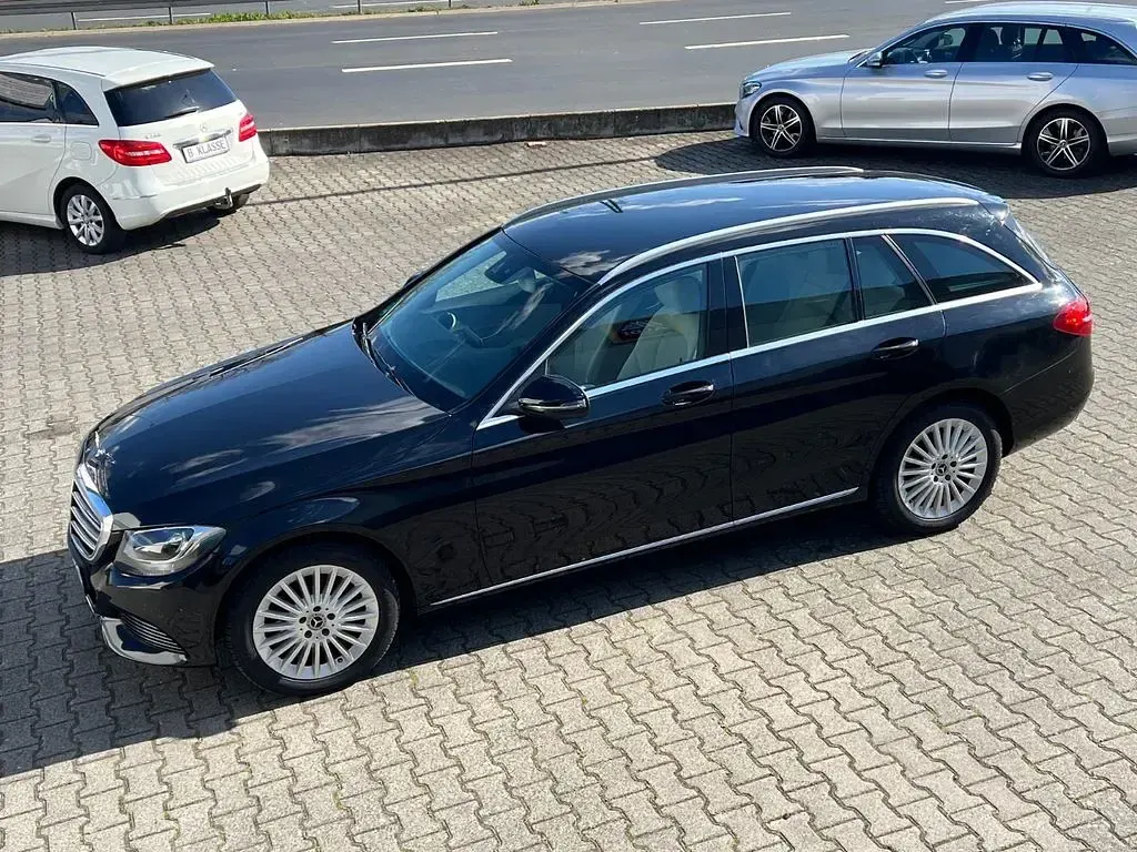 Gebraucht Mercedes C220 Avantgarde 170 PS (125 kW) 2018 Schwarz Limousine
