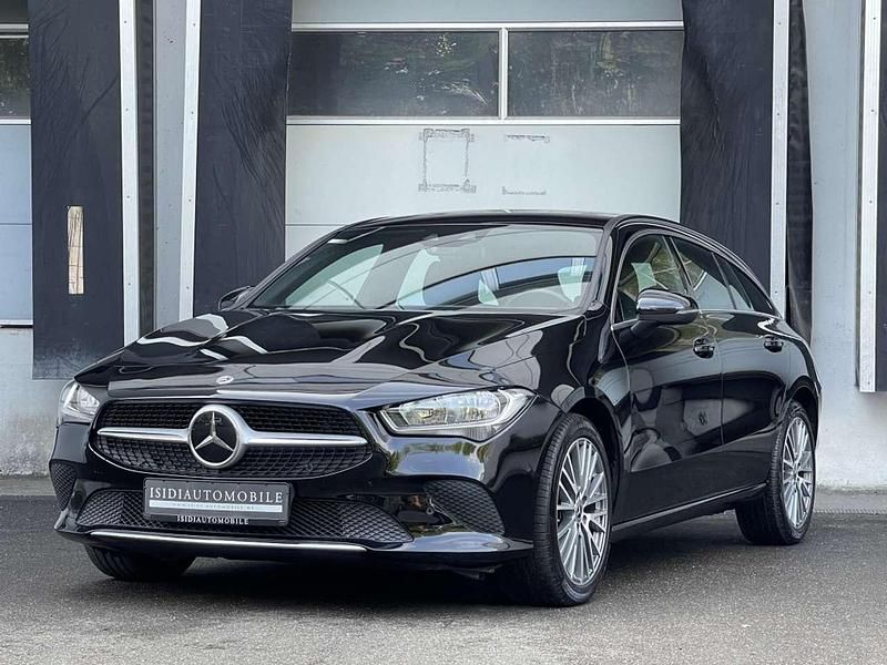 Nachtschwarz Gebraucht 2021 Mercedes CLA220 Limousine | 21.900 € (Superpreis) - Bild 1/4