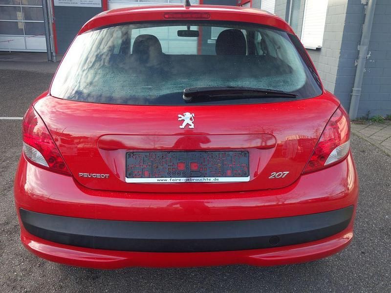 Gebraucht Peugeot 207 Filou 73 PS (53 kW) 2011 Rot Kleinwagen