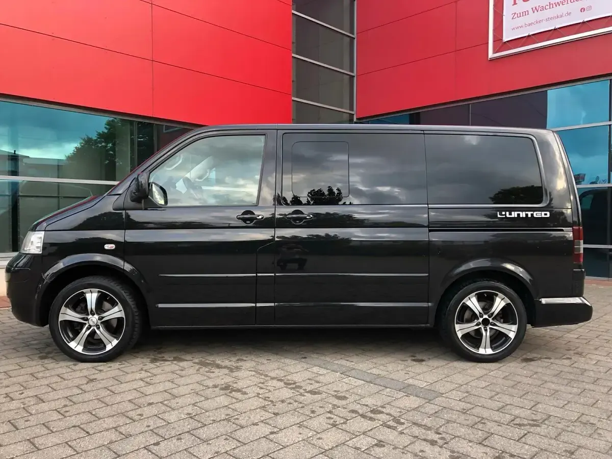 Gebraucht VW Multivan 174 PS (127 kW) 2009 Schwarz Van / Kleinbus
