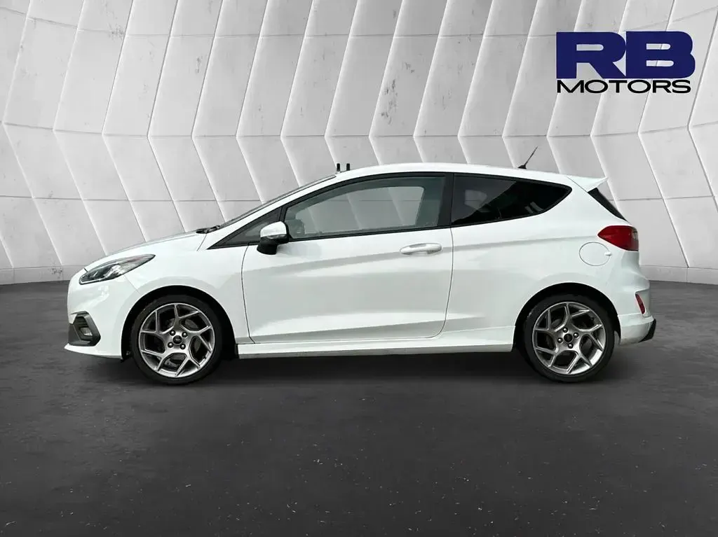 Gebraucht Ford Fiesta ST 200 PS (147 kW) 2018 Weiß Kleinwagen
