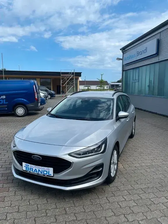 Gebraucht Ford Focus Cool & Connect 120 PS (88 kW) 2022 Silber Limousine