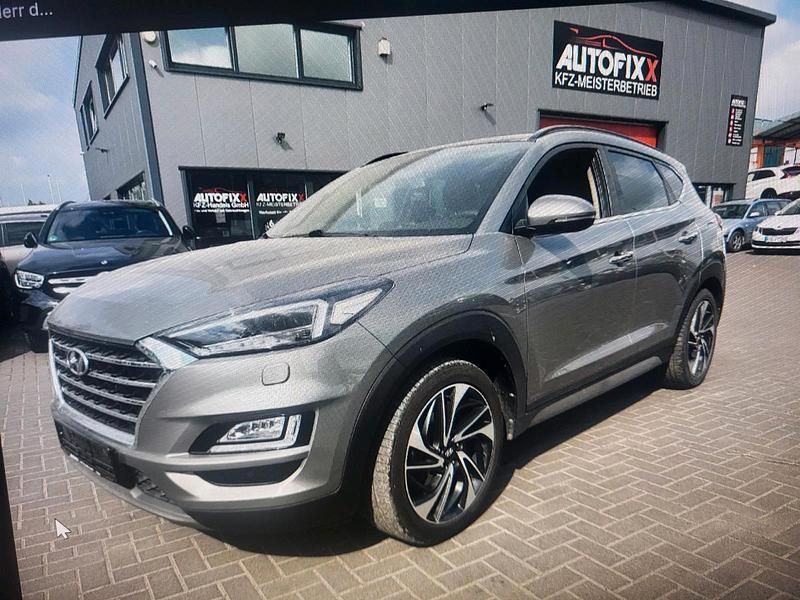 Grau Gebraucht 2020 Hyundai Tucson SUV | 21.400 € (Guter Preis) - Bild 1/4