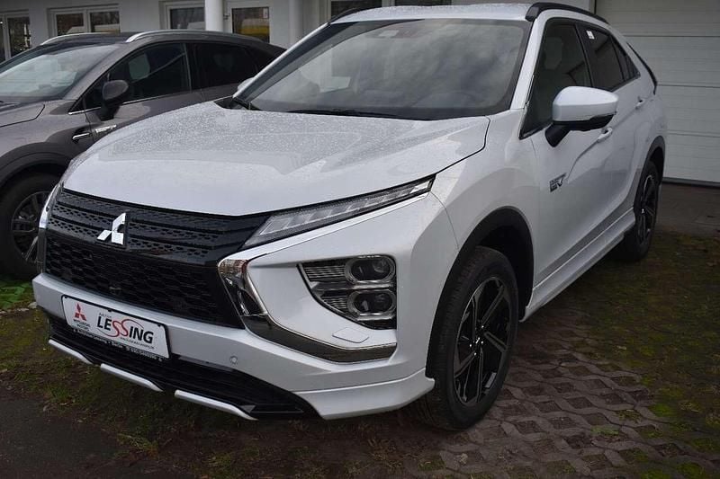 Gebraucht Mitsubishi Eclipse Cross Select 188 PS (138 kW) 2024 Titanweiß SUV