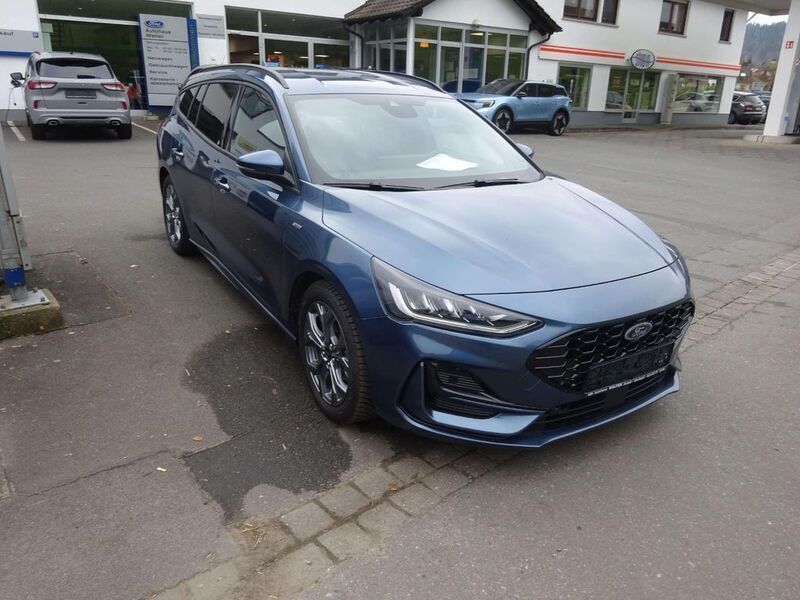 Gebraucht Ford Focus ST-Line X 155 PS (114 kW) 2023 Chromablau metallic Kombi
