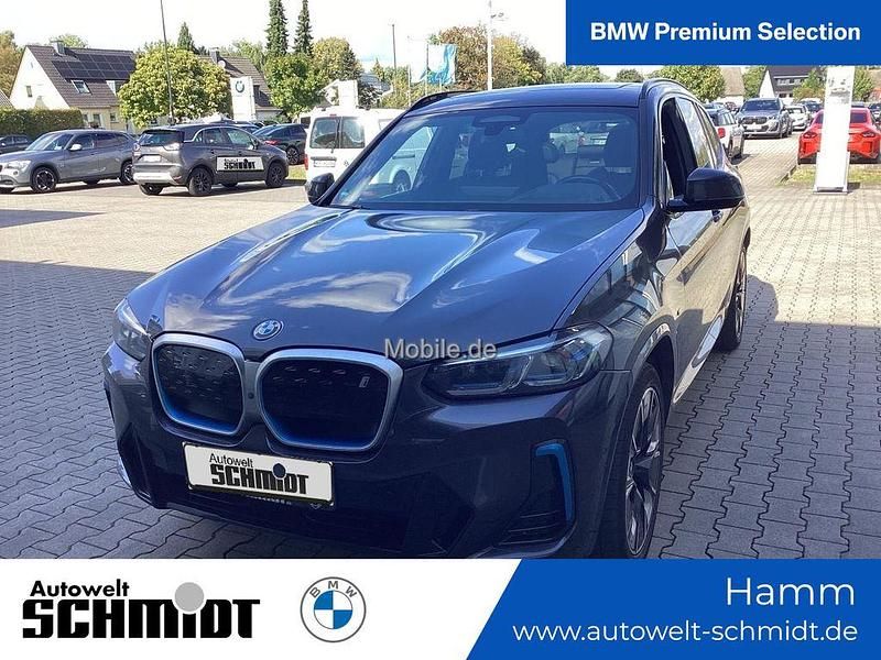 Grau Gebraucht 2022 BMW iX3 Impressive SUV | 39.770 € (Etwas zu teuer) - Bild 1/2
