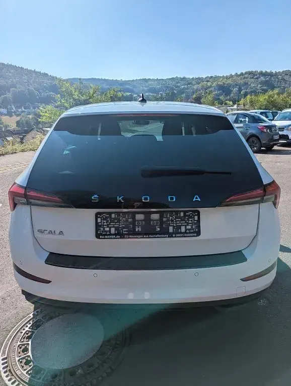 Gebraucht Skoda Scala Style 116 PS (85 kW) 2020 Weiß Kleinwagen