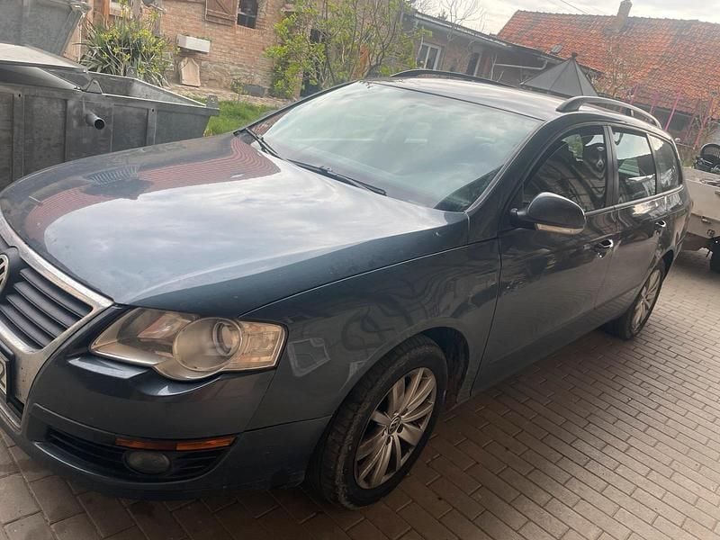 Usado VW Passat 110 HP (80 kW) 2010 Cinzento Carrinha