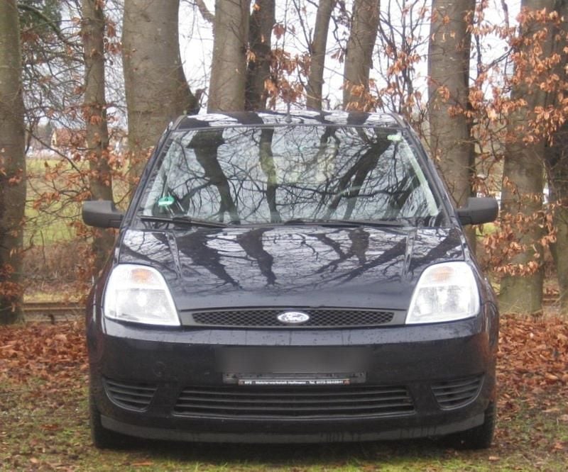 Blau Gebraucht 2005 Ford Fiesta Ambiente Limousine | 450 € (Superpreis) - Bild 1/4