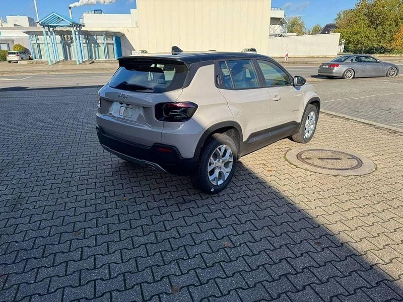 Neu Jeep Avenger Altitude 101 PS (74 kW) 2025 Grau SUV