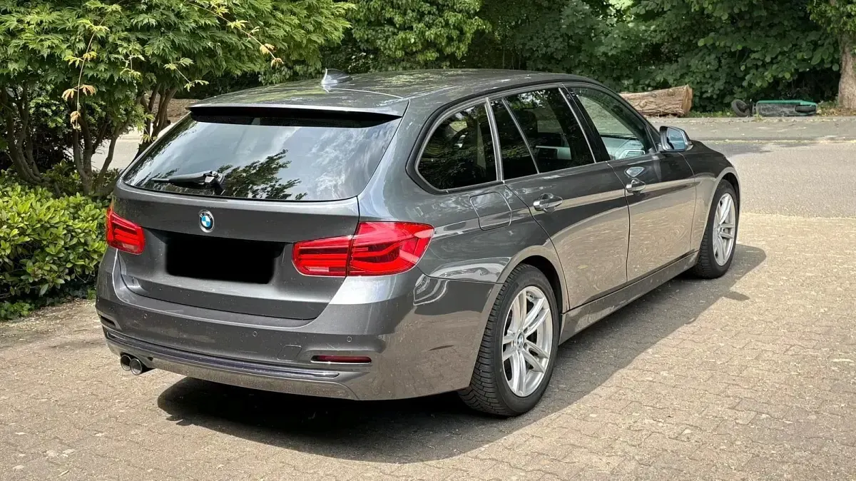 Gebraucht BMW 320 M Sport 184 PS (135 kW) 2016 Grau Kombi
