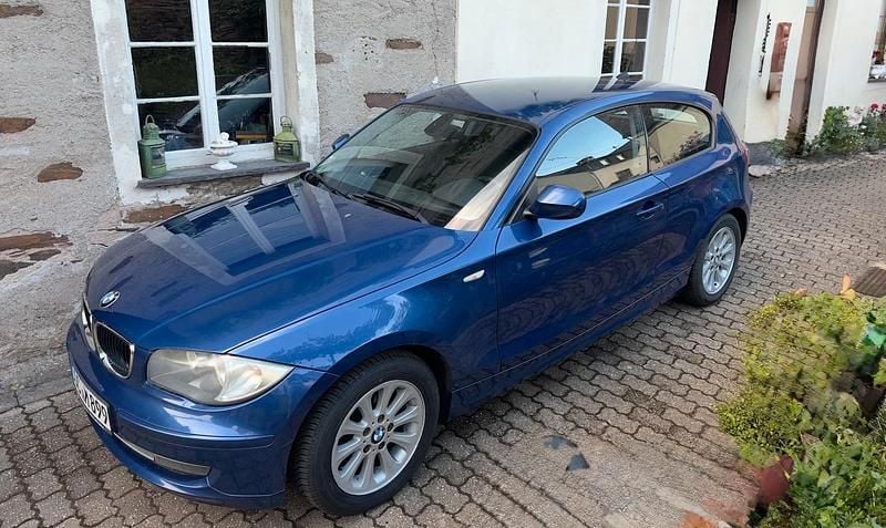 Blau Gebraucht 2009 BMW 120 Coupé Coupé | 5.900 € (Guter Preis) - Bild 1/4