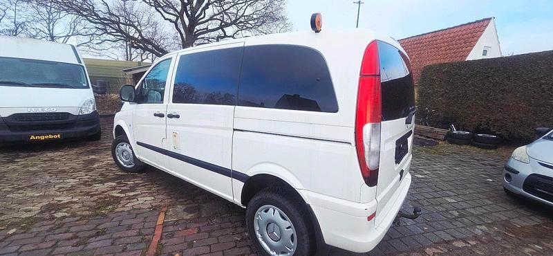 Gebraucht Mercedes 230 150 PS (110 kW) 2009 Weiß Van