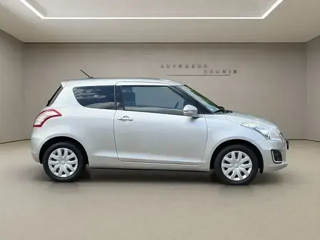 Gebraucht Suzuki Swift Comfort 94 PS (69 kW) 2015 Silber Kleinwagen
