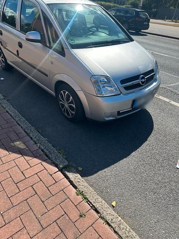 Silber Gebraucht 2004 Opel Meriva Van / Kleinbus | 1.500 € (Guter Preis) - Bild 1/4