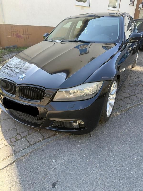 Gebraucht BMW 330 245 PS (180 kW) 2009 Schwarz Limousine