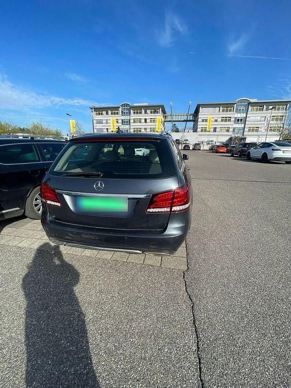 Gebraucht Mercedes E350 Avantgarde 258 PS (189 kW) 2015 Grau Limousine