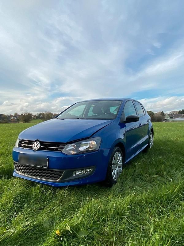 Blau Gebraucht 2012 VW Polo Match Kleinwagen | 4.000 € (Guter Preis) - Bild 1/4