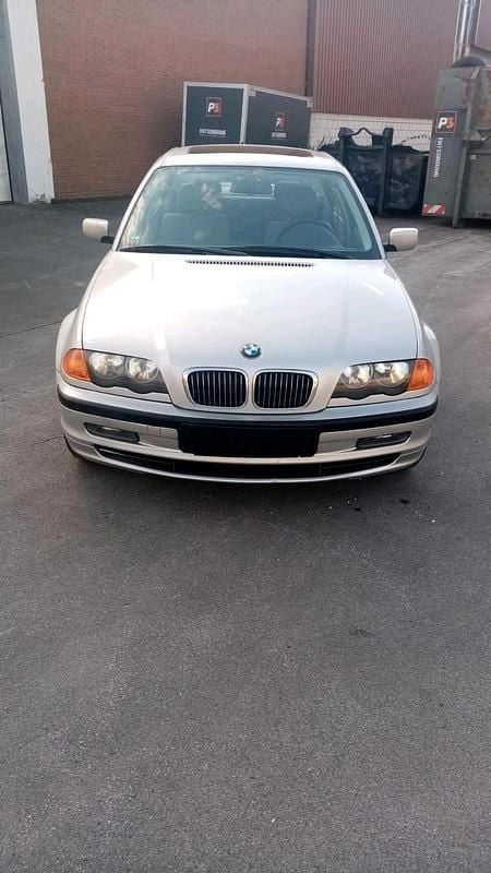 Gebraucht BMW 328 193 PS (141 kW) 1999 Silber Limousine