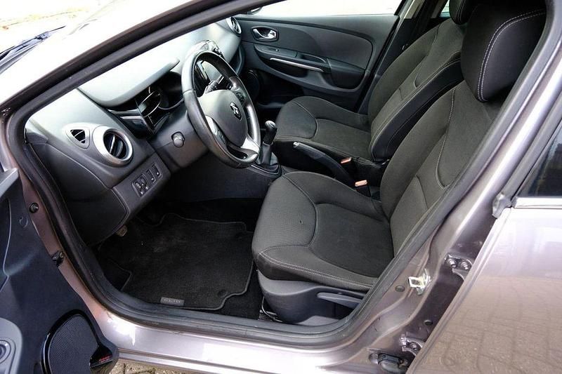 Gebraucht Renault Clio IV Night&Day 90 PS (66 kW) 2015 Grau Kombi