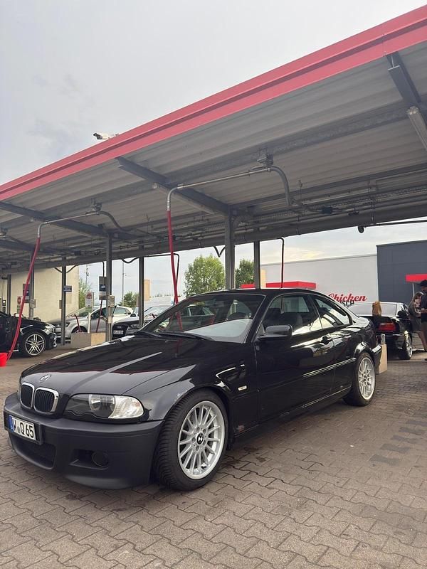 Schwarz Gebraucht 2000 BMW 318 Sport Line Coupé | 3.700 € (Fairer Preis) - Bild 1/4