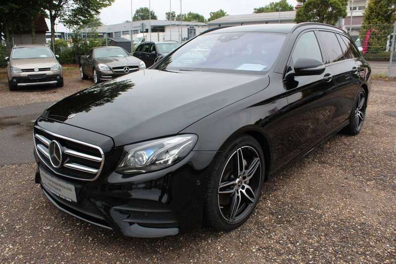 Ung. schwarz unilack Gebraucht 2019 Mercedes E220 AMG Kombi | 21.995 € (Superpreis) - Bild 1/4